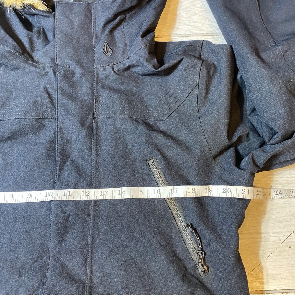 Volcom Shadow Insulated Ski Snowboard Outdoors Jacket - Women's Size L NWOT - Picture 8 of 13